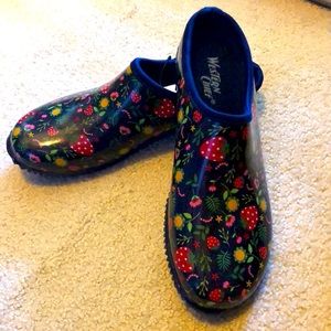 Western Chief women clogs 9